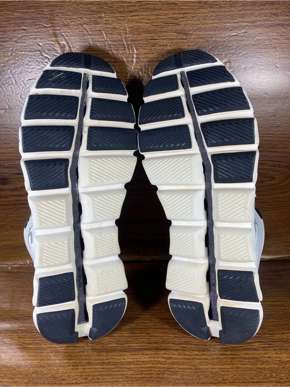 On Cloud X mens shoe size 11 - Picture 9 of 15